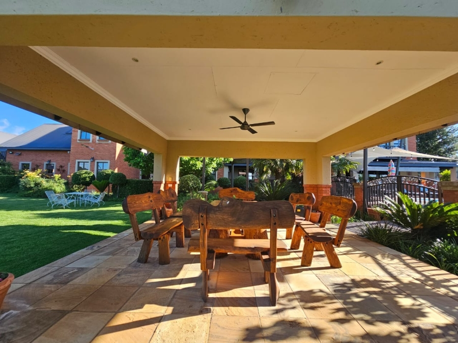 5 Bedroom Property for Sale in Grimbeeck Park North West